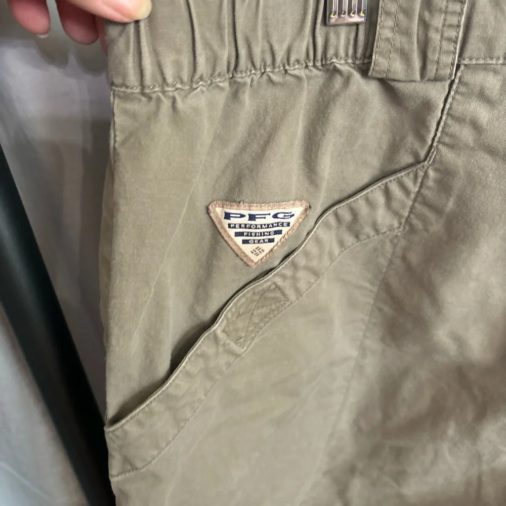 Columbia men’s shorts‎